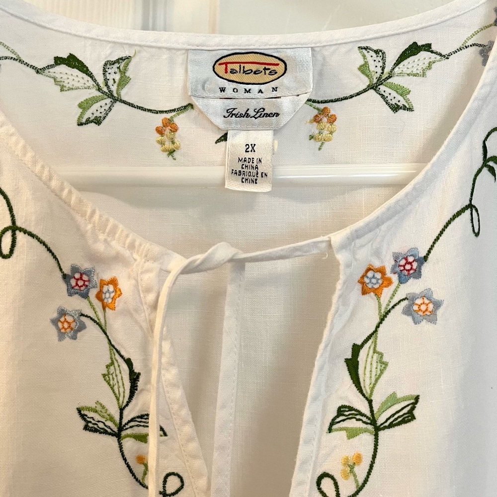 Talbots White Linen Blouse with Floral Embroidery - Picture 3 of 6